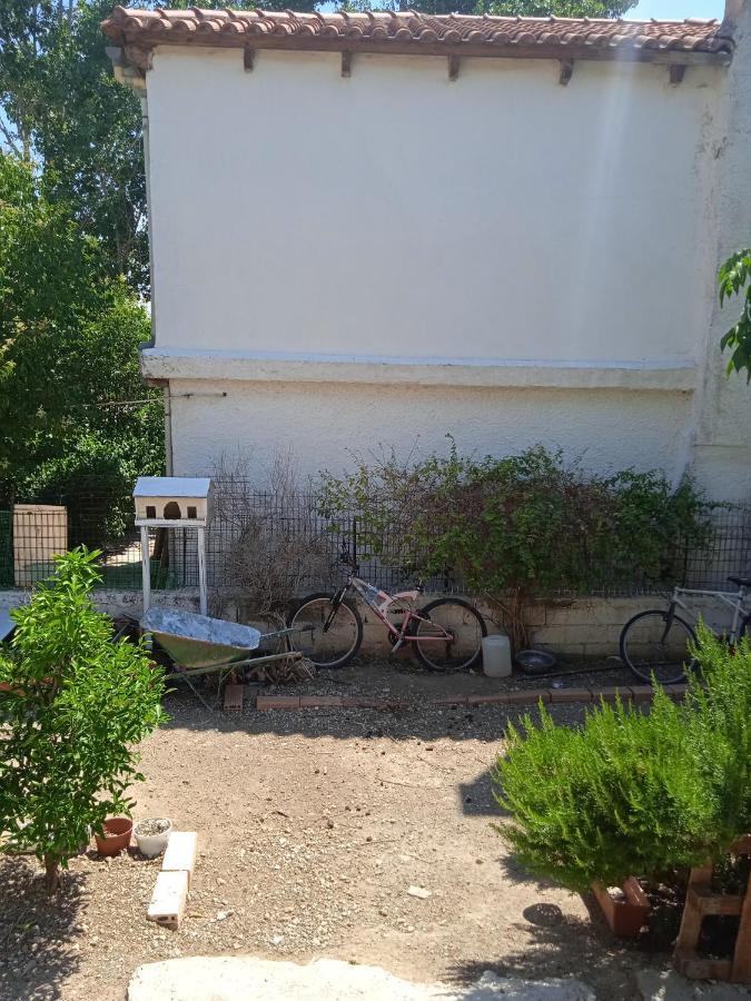 Το Μικρό Σπίτι Στη Φάρμα! Apartment Акарнаи Екстериор снимка