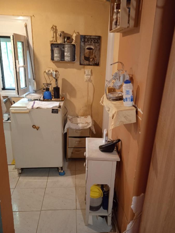 Το Μικρό Σπίτι Στη Φάρμα! Apartment Акарнаи Екстериор снимка